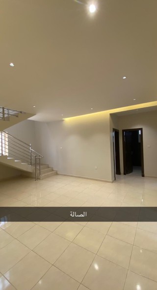 شقة دورين للبيع حي الملقا